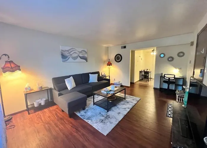 Quiet Cozy 2br Black Out Curtains Apartment *
