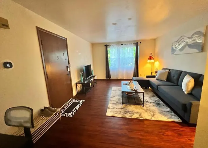 Apartment Quiet Cozy 2br Black Out Curtains