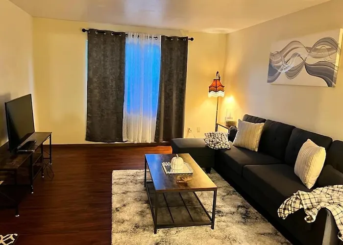 Quiet Cozy 2br Black Out Curtains